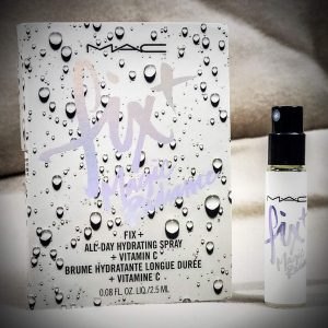 M·A·C FIX+ MAGIC RADIANCE